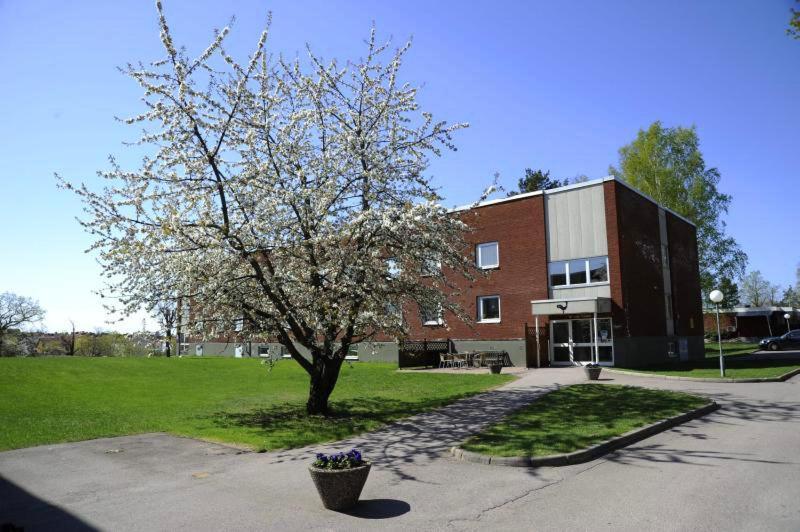 Logi Tuppen, Vandrarhem - Oskarshamns Folkhoegskola Esterno foto