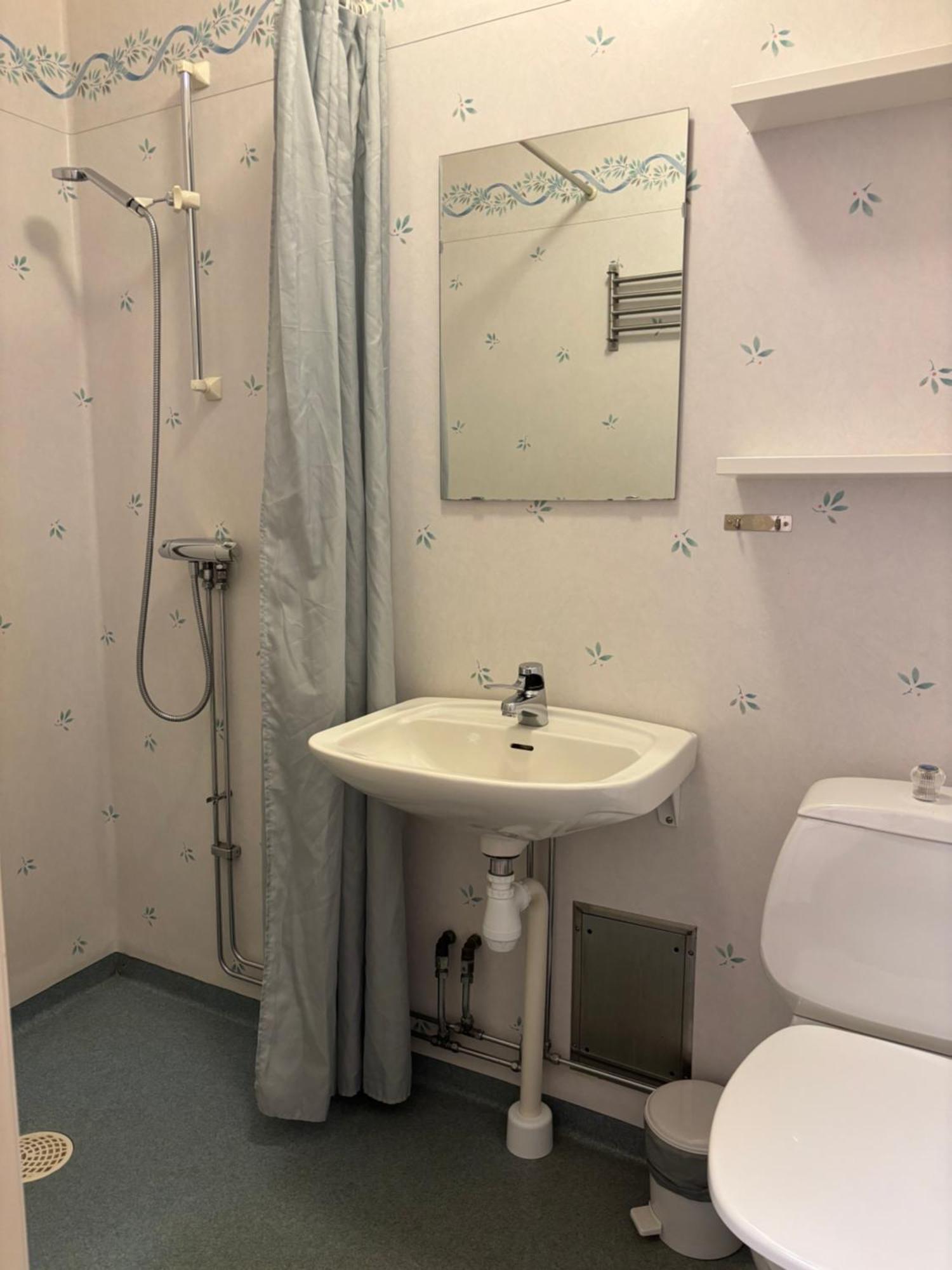 Logi Tuppen, Vandrarhem - Oskarshamns Folkhoegskola Esterno foto