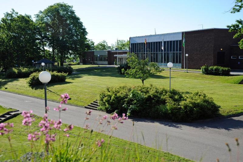 Logi Tuppen, Vandrarhem - Oskarshamns Folkhoegskola Esterno foto