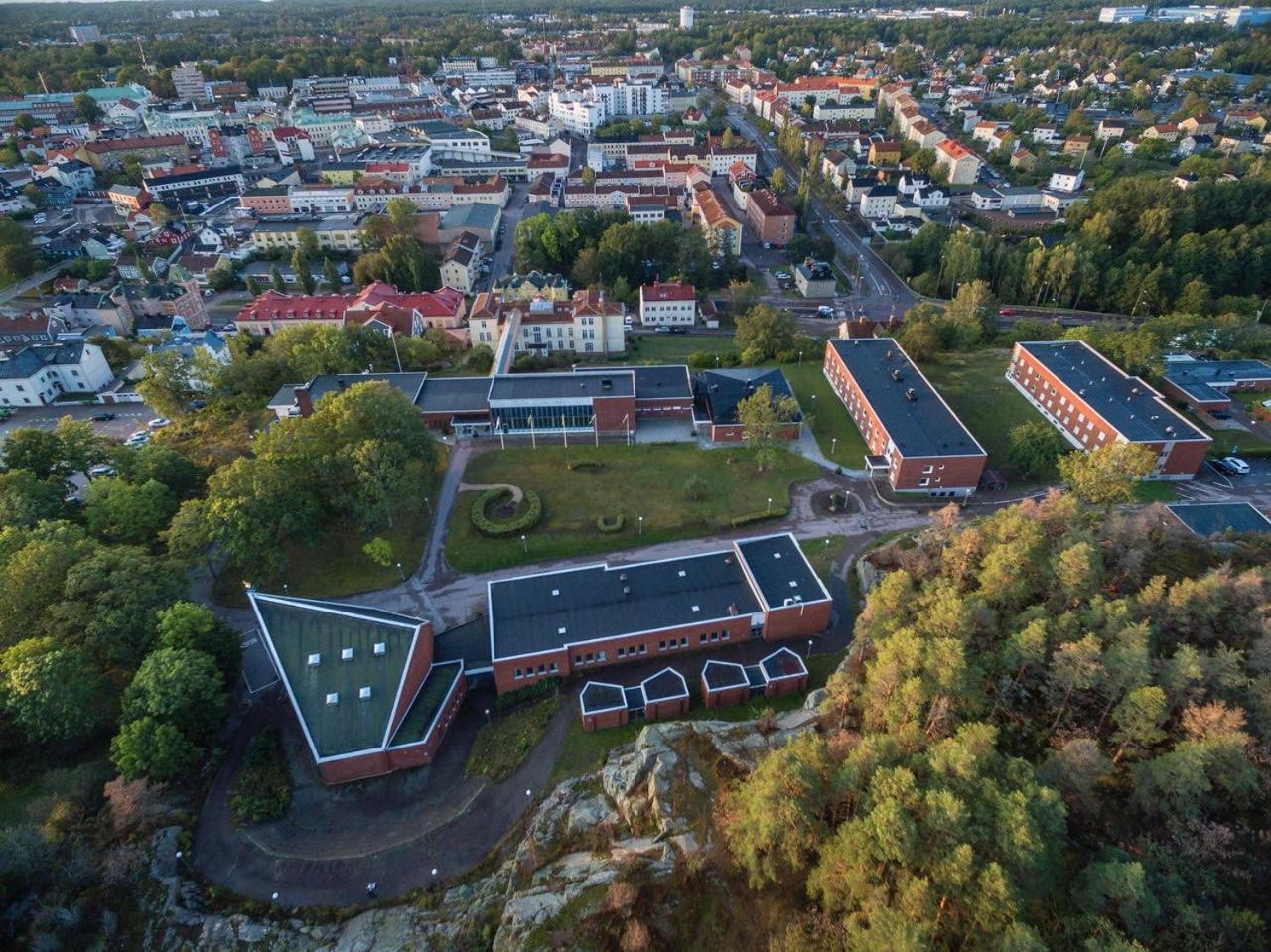 Logi Tuppen, Vandrarhem - Oskarshamns Folkhoegskola Esterno foto